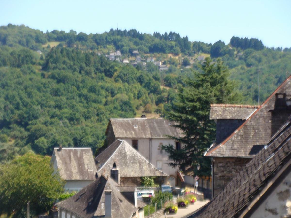 Hotel Logis La Gamade Donzenac Exterior foto