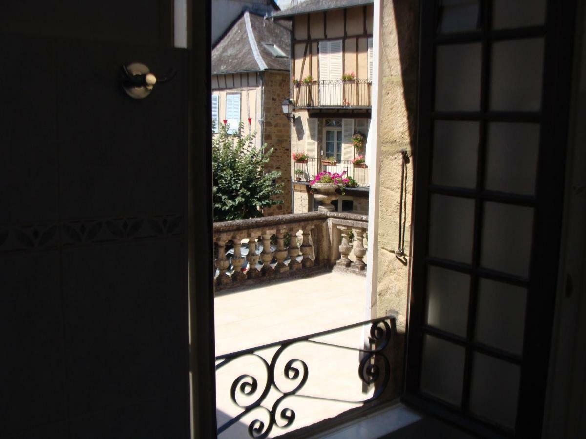 Hotel Logis La Gamade Donzenac Exterior foto
