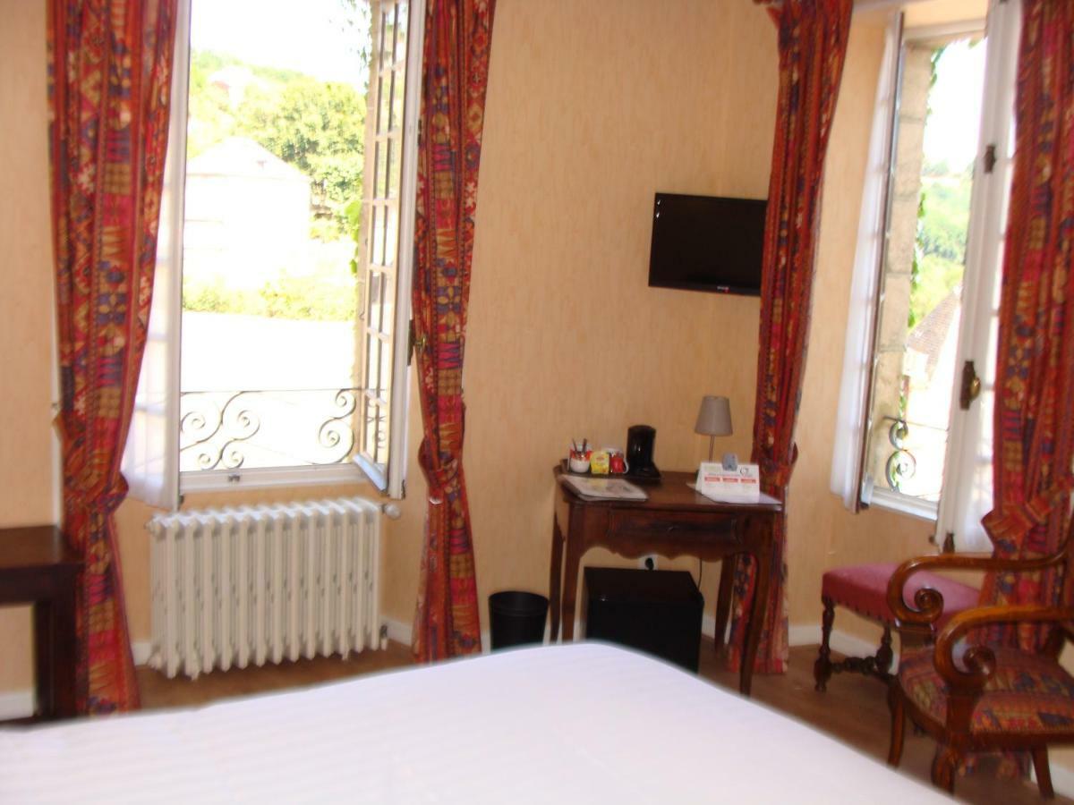Hotel Logis La Gamade Donzenac Exterior foto