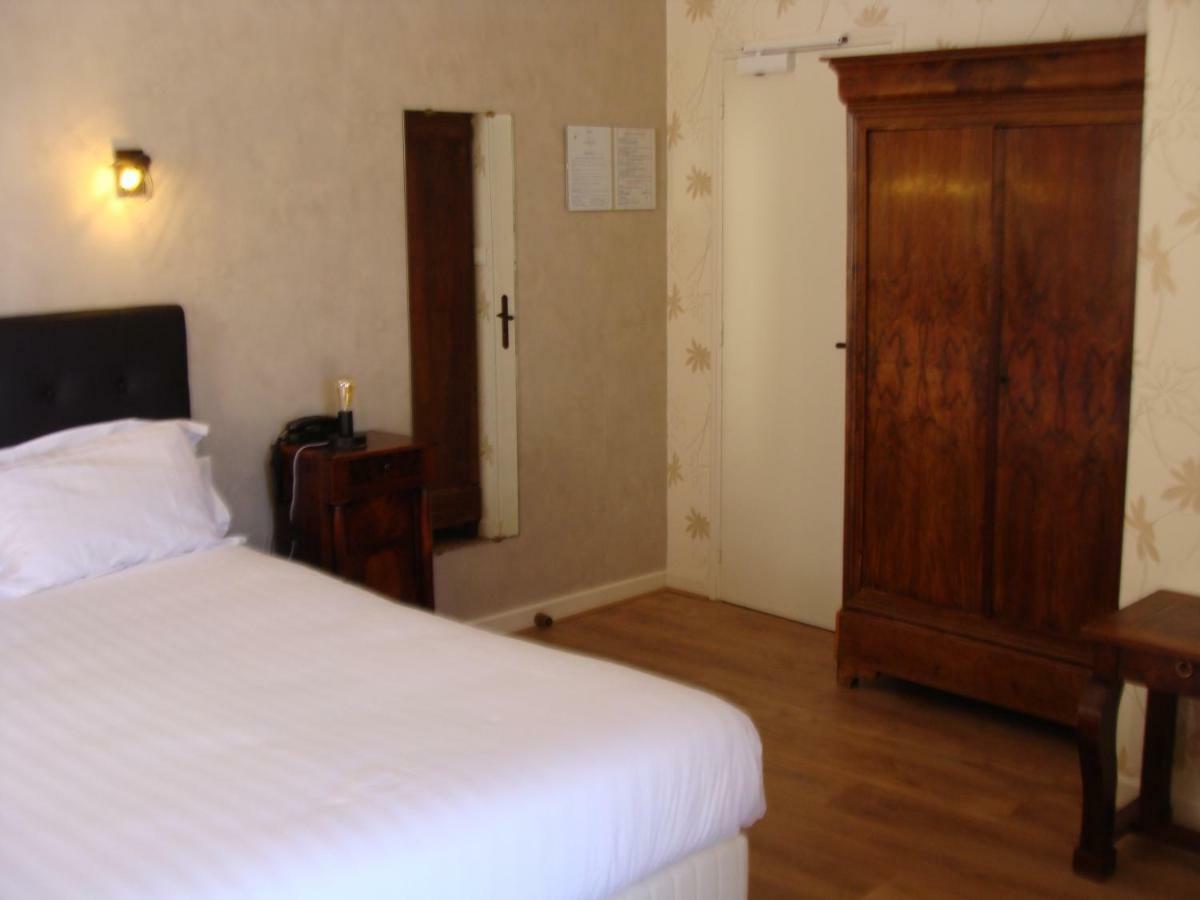 Hotel Logis La Gamade Donzenac Exterior foto