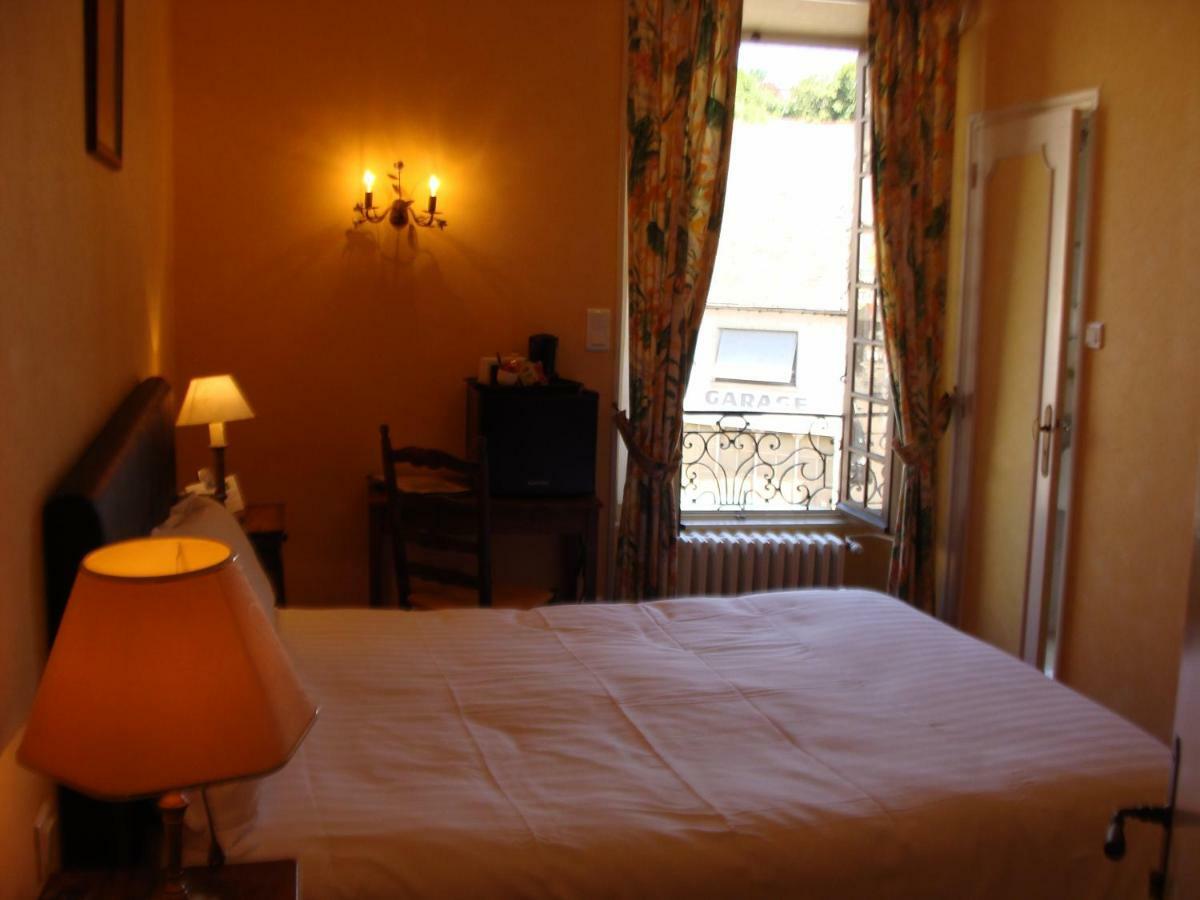 Hotel Logis La Gamade Donzenac Exterior foto