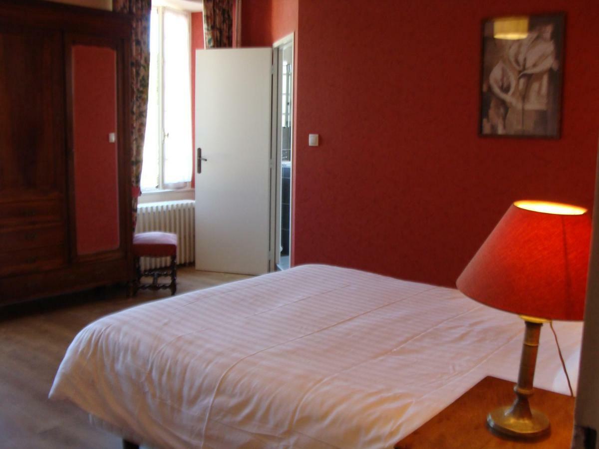 Hotel Logis La Gamade Donzenac Exterior foto
